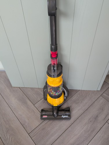 Children dyson toy vacuum - dyson,