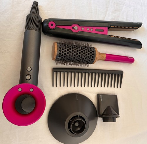Kids play dyson - play,